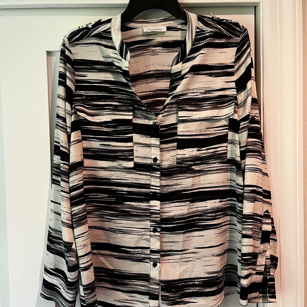 Lightweight Calvin Klein Buttondown